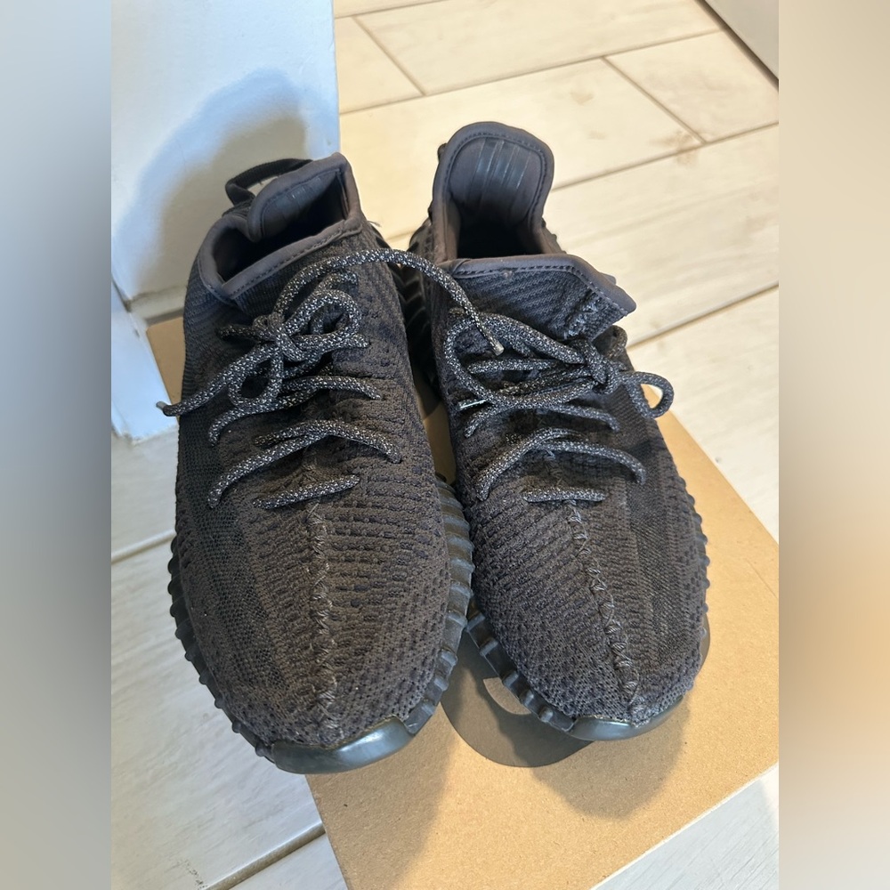 Yeezy 350 Black - Picture 7 of 7